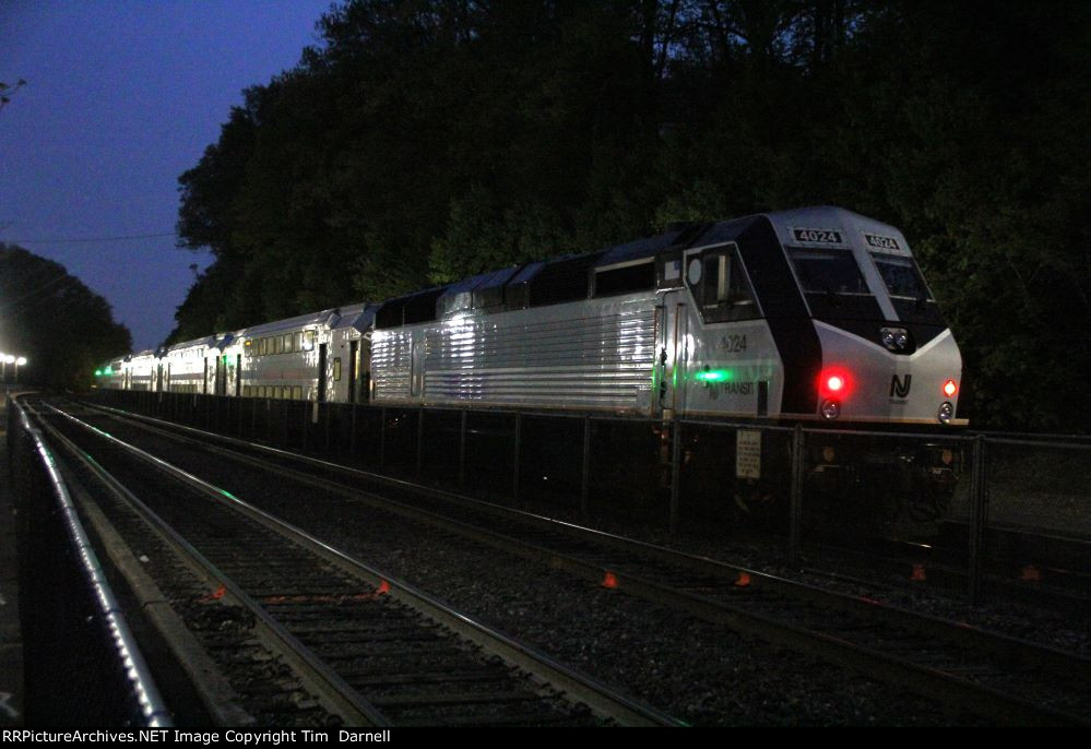 NJT 4024 shoves towards Hoboken